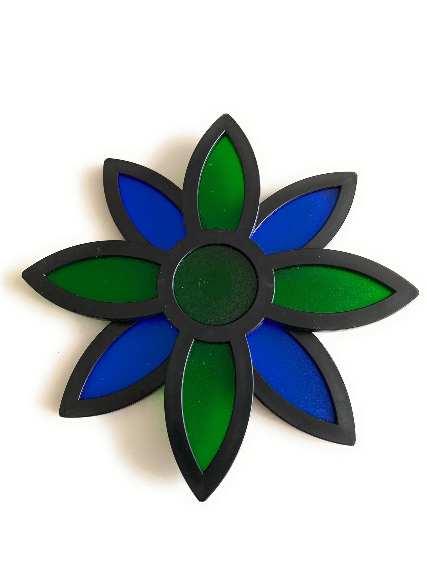 Pretty Panels - 8 Leaf Rotatable Design - No. 750