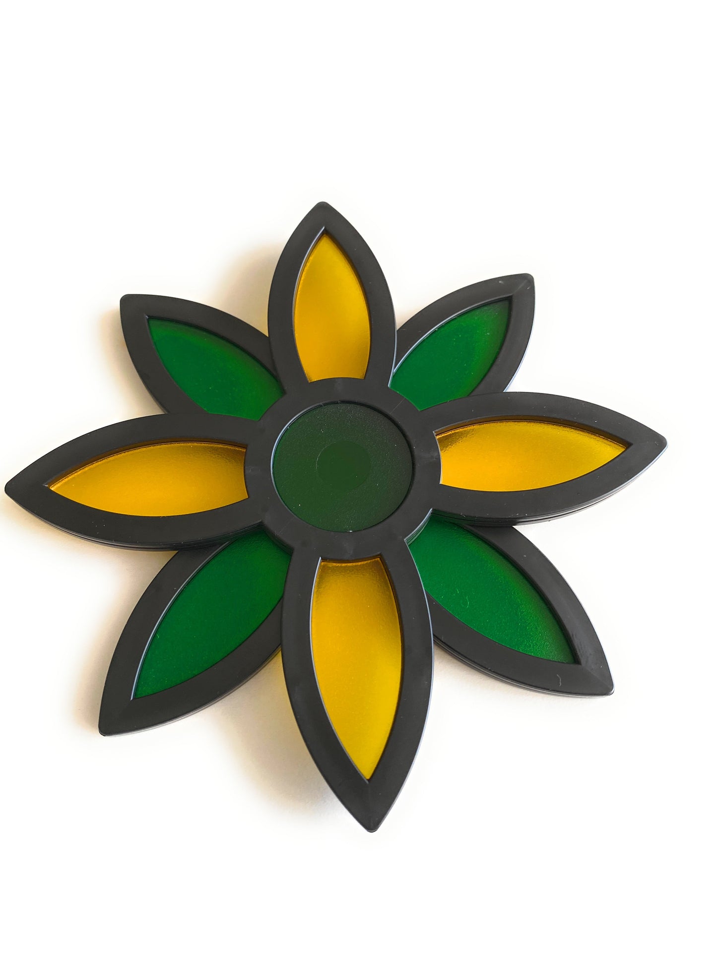 Pretty Panels - 8 Leaf Rotatable Design - No. 750