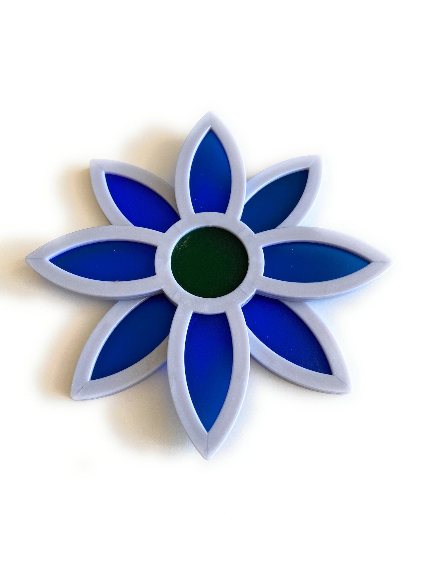 Pretty Panels - 8 Leaf Rotatable Design - No. 751