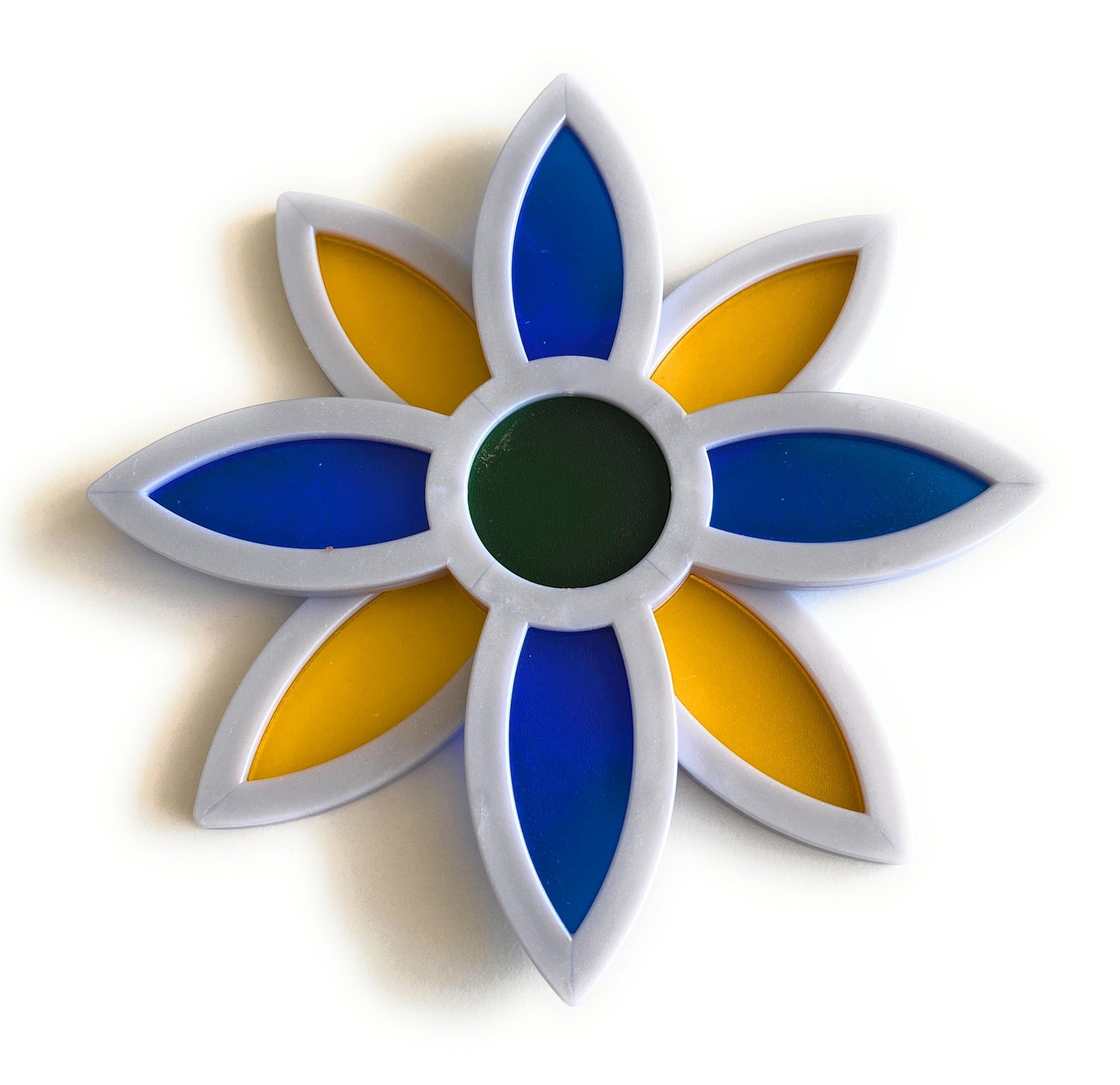 Pretty Panels - 8 Leaf Rotatable Design - No. 751