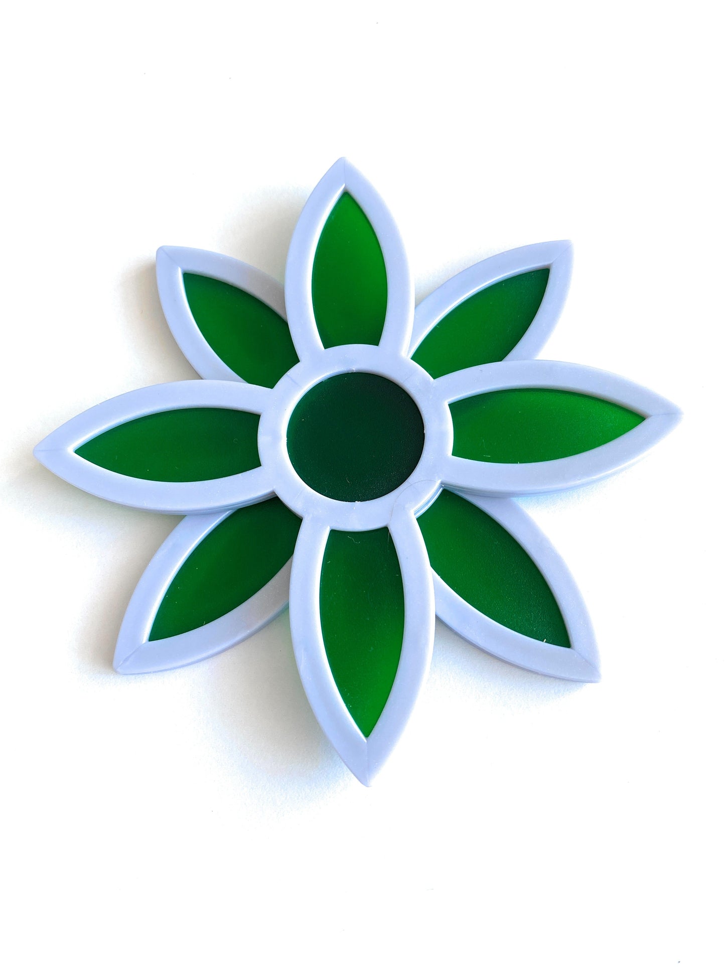 Pretty Panels - 8 Leaf Rotatable Design - No. 751