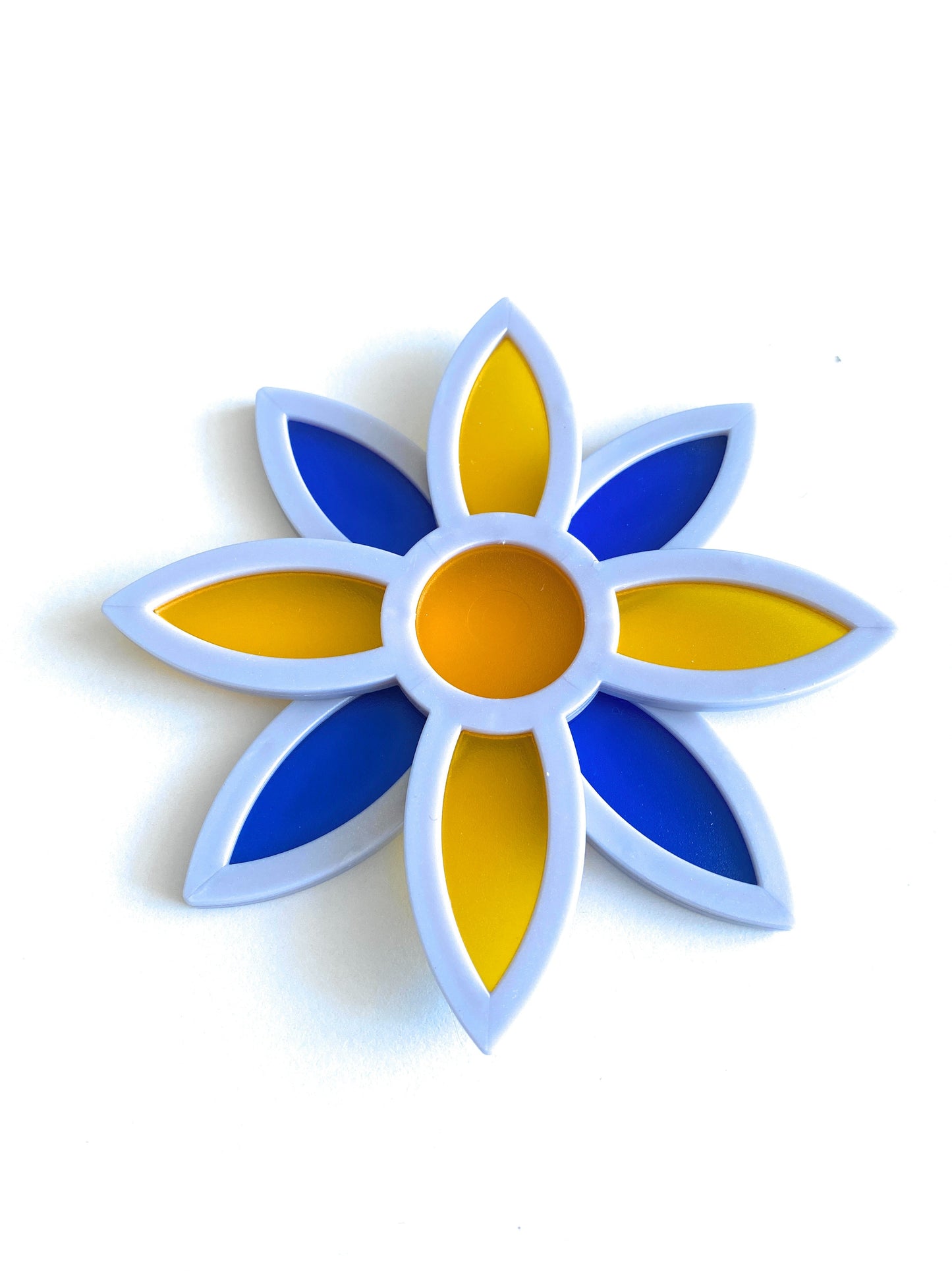 Pretty Panels - 8 Leaf Rotatable Design - No. 751